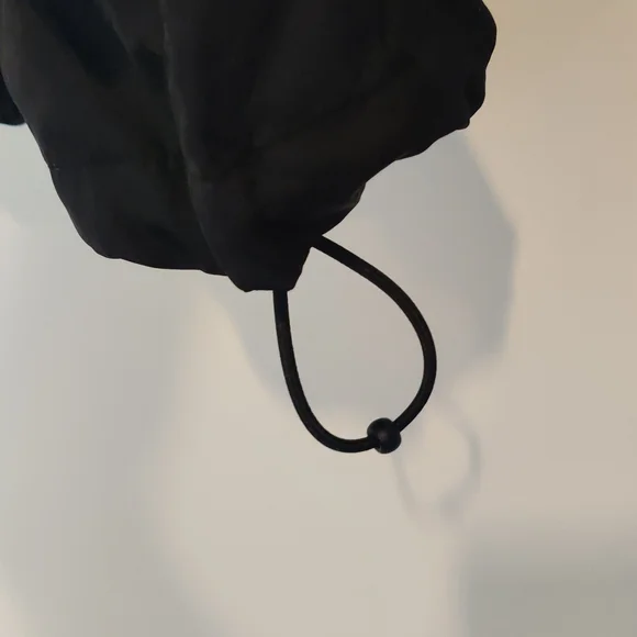 Nike lightweight, black packable running top with hood XL - Picture 4 of 11